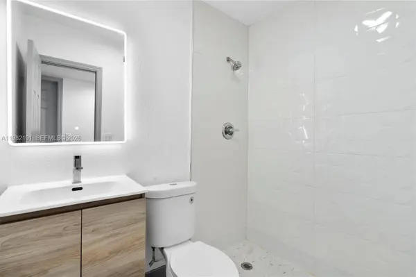 775 NW 96th St #B, Miami, FL 33150