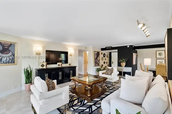 1000 Quayside Ter #411, Miami, FL 33138