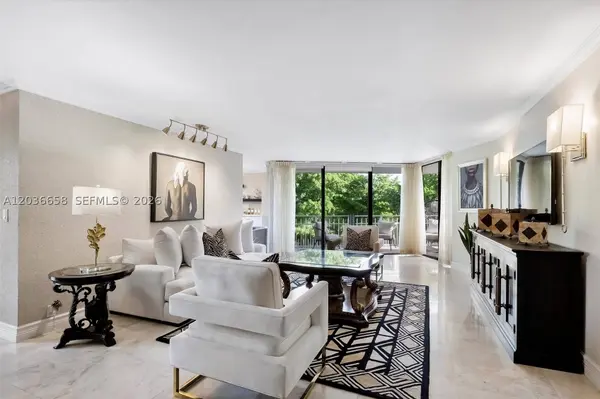 1000 Quayside Ter #411, Miami, FL 33138