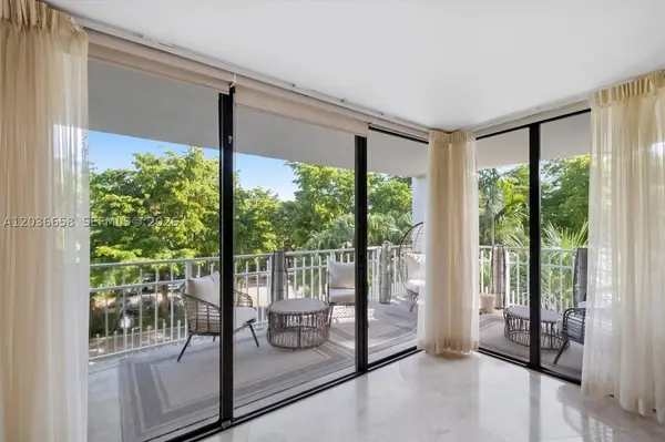 1000 Quayside Ter #411, Miami, FL 33138