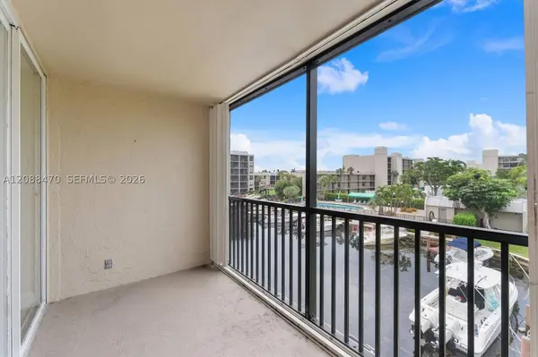 4 Royal Palm Way #3080