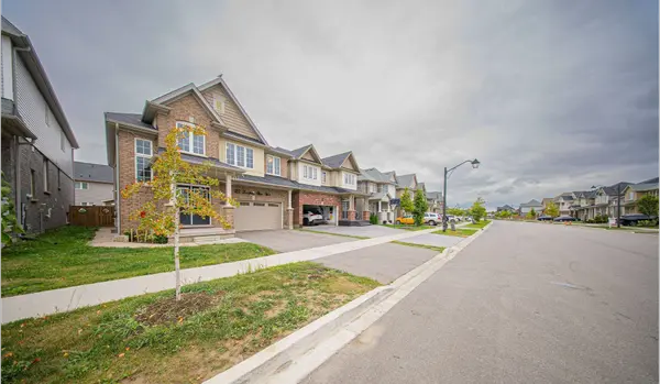 122 Longboat Run West, Brantford, ON N3T 0P3