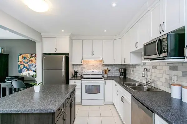 187 Hutchinson Dr, New Tecumseth, ON L9R 0P6