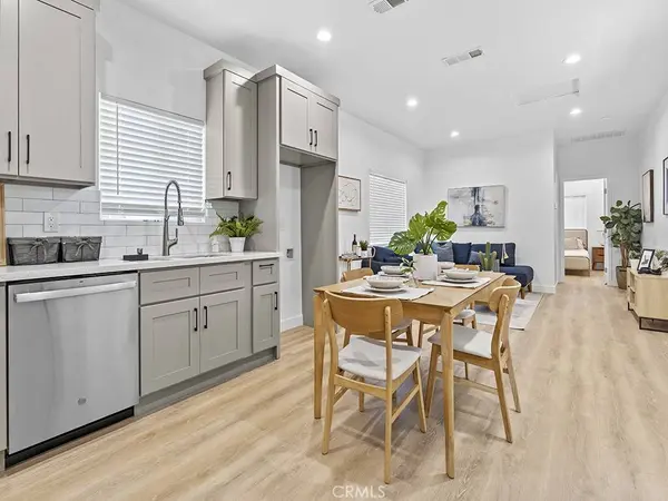 308 S Laurel ST, Santa Ana, CA 92704