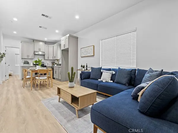 308 S Laurel ST, Santa Ana, CA 92704