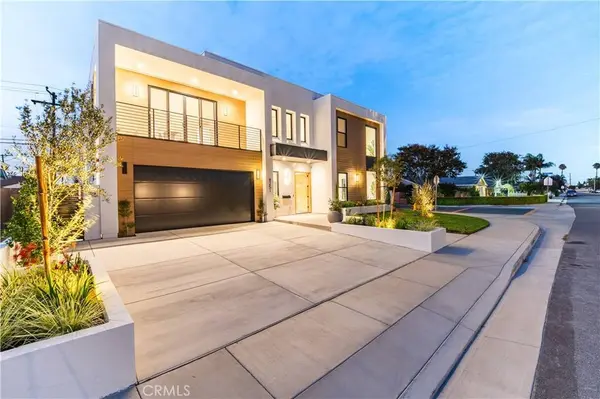 8251 Friesland DR, Huntington Beach, CA 92646