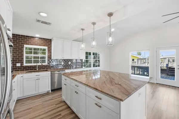 4408 Pelican WAY, Jamaica Beach, TX 77554