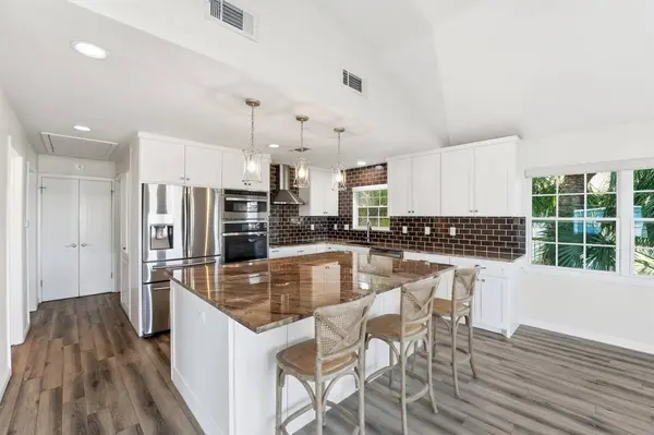 4408 Pelican WAY, Jamaica Beach, TX 77554