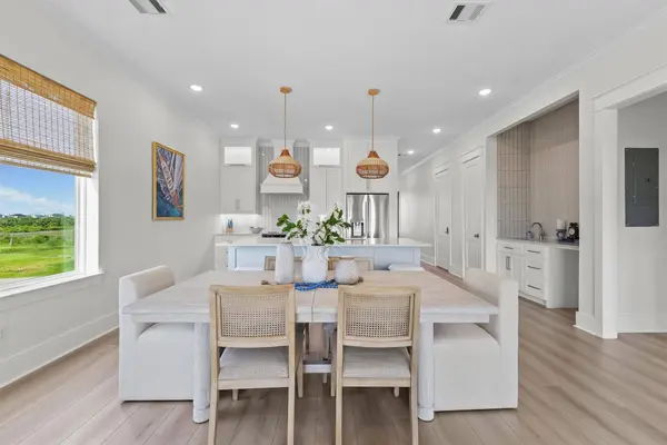 4042 Miramar Court, Galveston, TX 77554