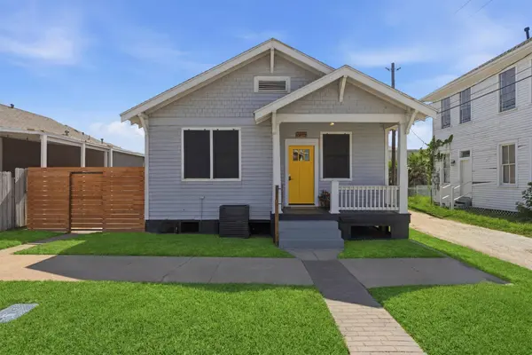 2115 26th ST, Galveston, TX 77550