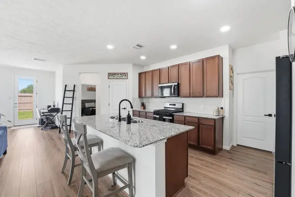 1717 Vista Luna DR, Texas City, TX 77591