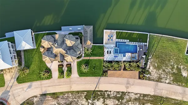 19 Marathon, Hitchcock, TX 77563