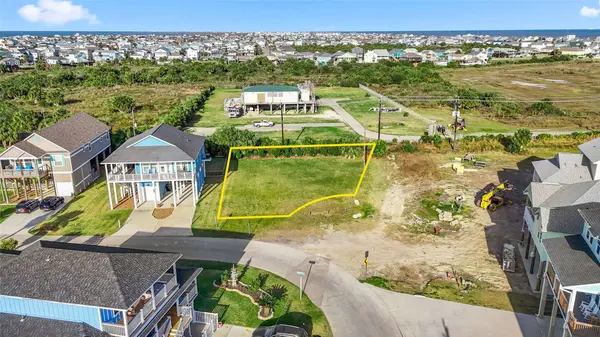 3935 Laguna DR, Galveston, TX 77554