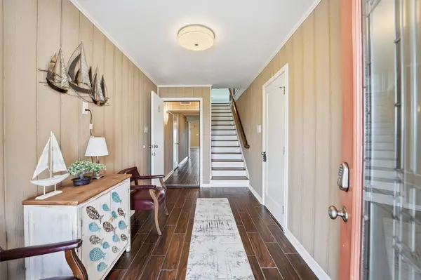 7712 Channelview DR, Galveston, TX 77554
