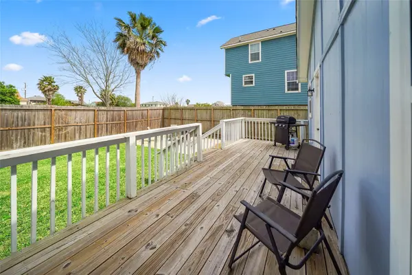 2008 71st ST, Galveston, TX 77551