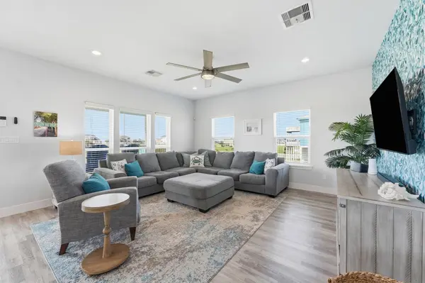 18705 Warrior RD, Galveston, TX 77554