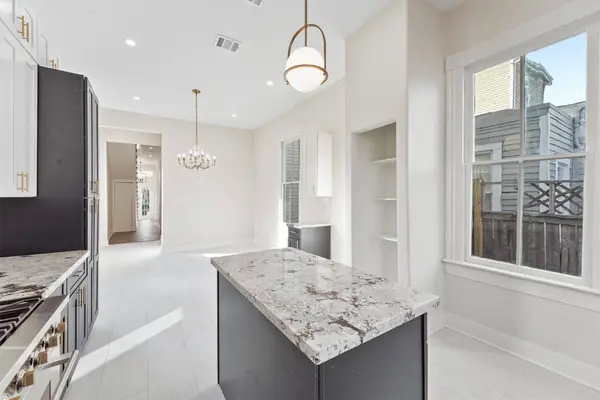 1607 Market ST, Galveston, TX 77550