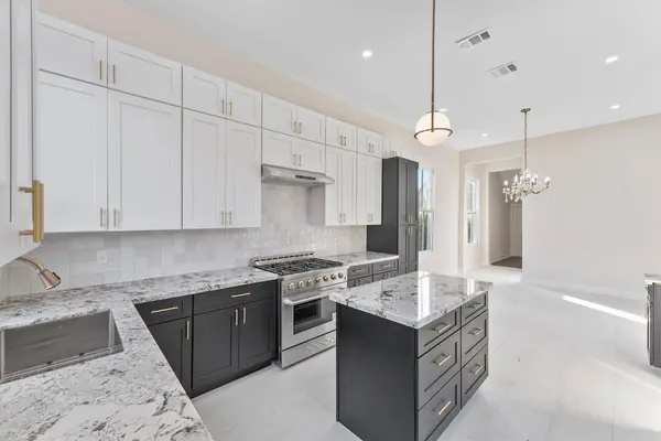 1607 Market ST, Galveston, TX 77550