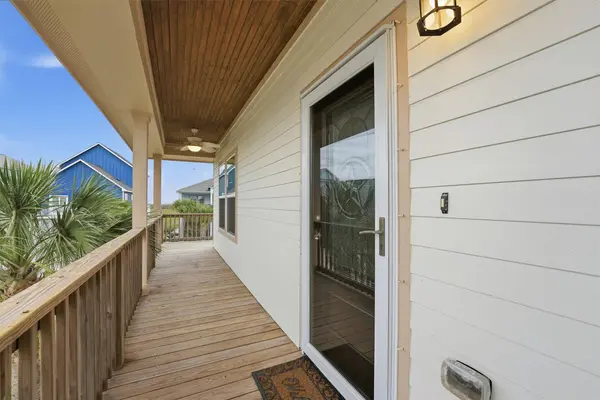 25003 San Simeon CT, Galveston, TX 77554