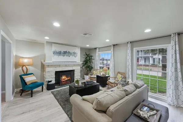 9 S Shore DR, Galveston, TX 77551
