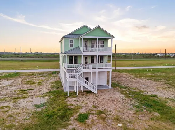 11327 Starfish DR, Galveston, TX 77554