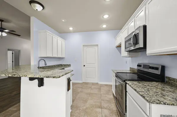 11371 Rossow Ct, Denham Springs, LA 70726