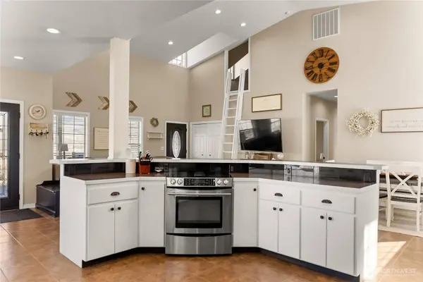 31 Rooster Flats, Oroville, WA 98844