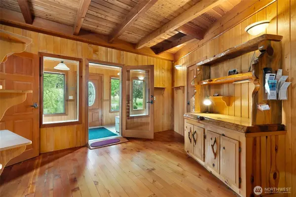 21 Louie Creek DR, Curlew, WA 99118