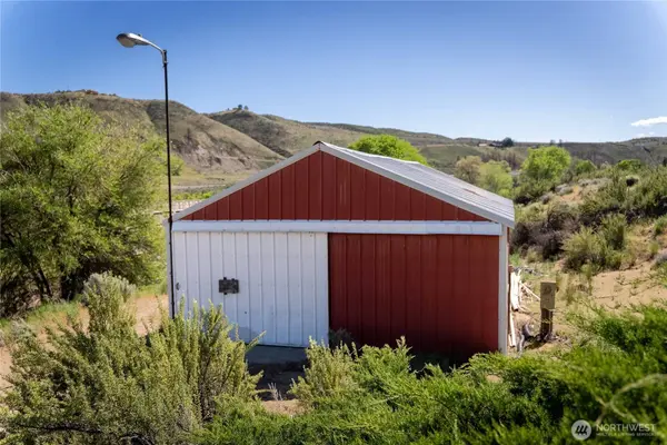 13 Parkway St, Omak, WA 98841