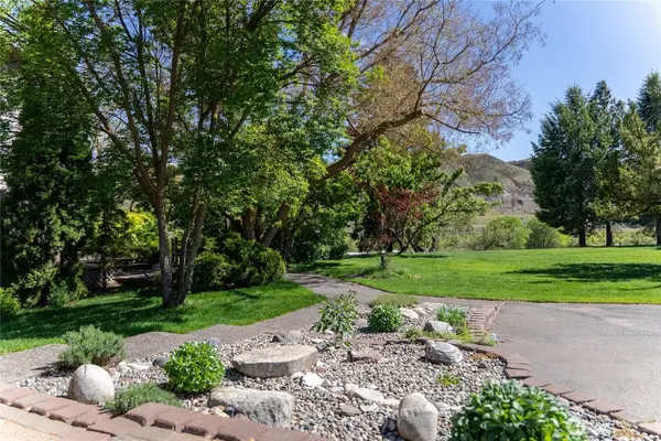 13 Parkway St, Omak, WA 98841