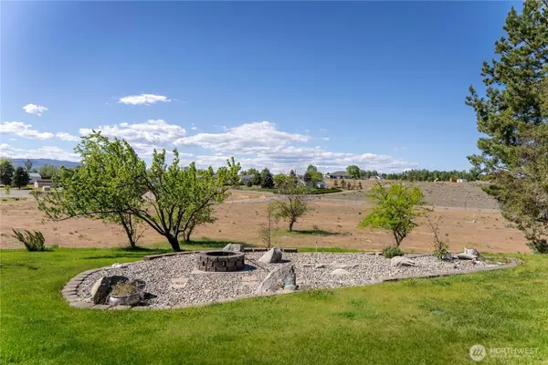13 Parkway St, Omak, WA 98841