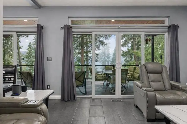 12808 N North Park St, Newman Lake, WA 99025