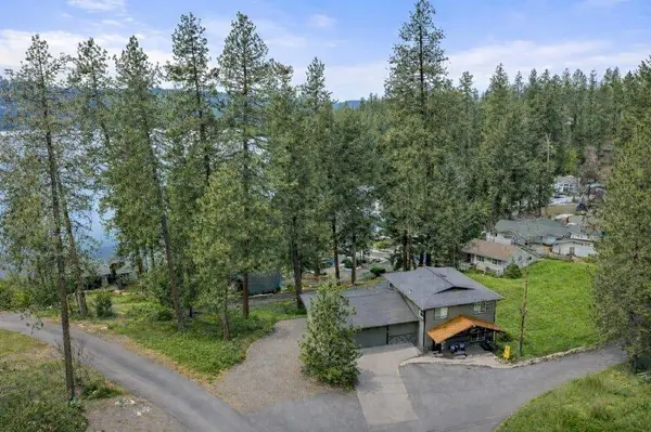 12808 N North Park St, Newman Lake, WA 99025