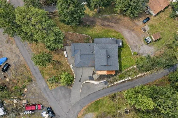 12808 N North Park St, Newman Lake, WA 99025