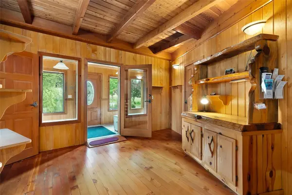21 Louie Creek DR, Curlew, WA 99118