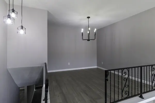 8709 E Longlake Cir, Wichita, KS 67207