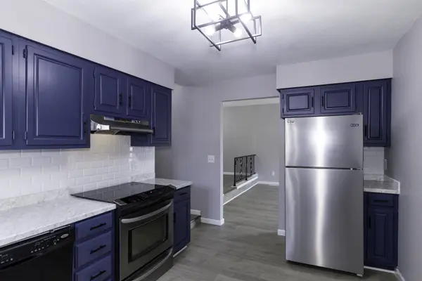 8709 E Longlake Cir, Wichita, KS 67207