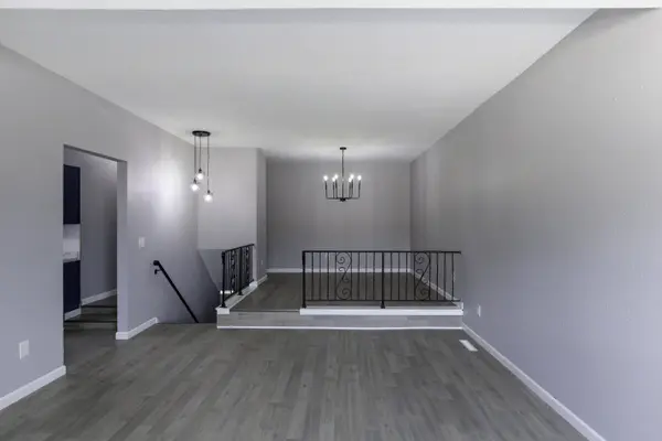 8709 E Longlake Cir, Wichita, KS 67207