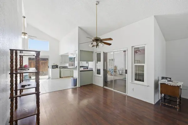 2580 N Knoll AVE, Fresno, CA 93722
