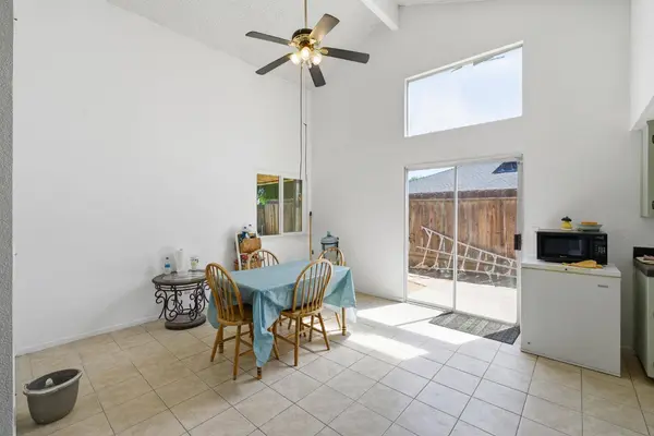 2580 N Knoll AVE, Fresno, CA 93722