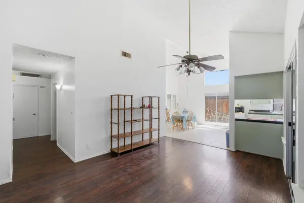 2580 N Knoll AVE, Fresno, CA 93722