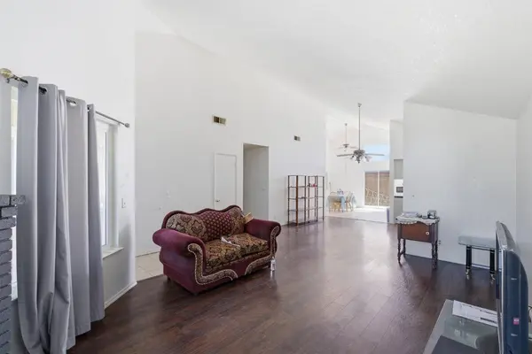 2580 N Knoll AVE, Fresno, CA 93722