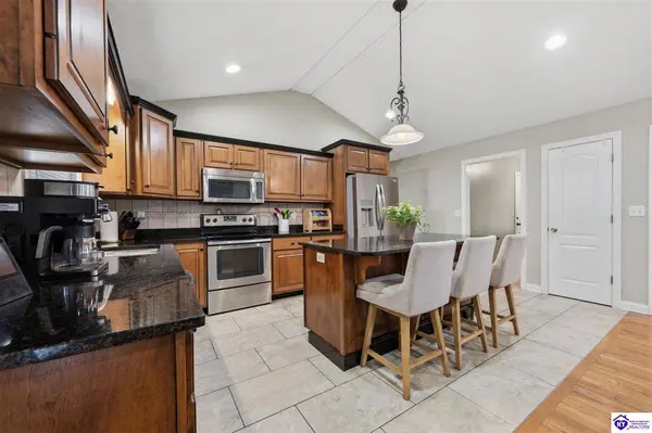 16 Brentwood Drive, Elizabethtown, KY 42701