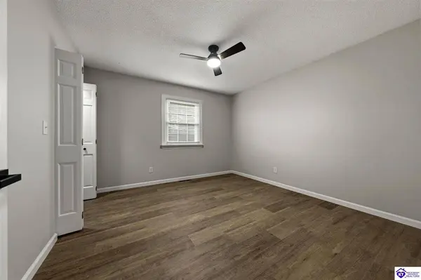 100 Stratmoor Drive, Elizabethtown, KY 42701