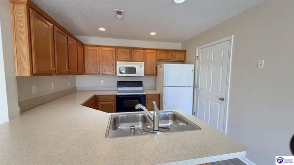 121 Applewood Lane, Elizabethtown, KY 42701