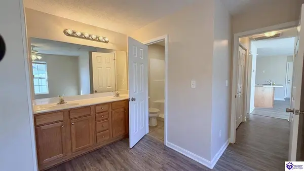 121 Applewood Lane, Elizabethtown, KY 42701