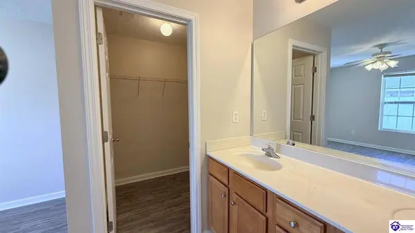 121 Applewood Lane, Elizabethtown, KY 42701