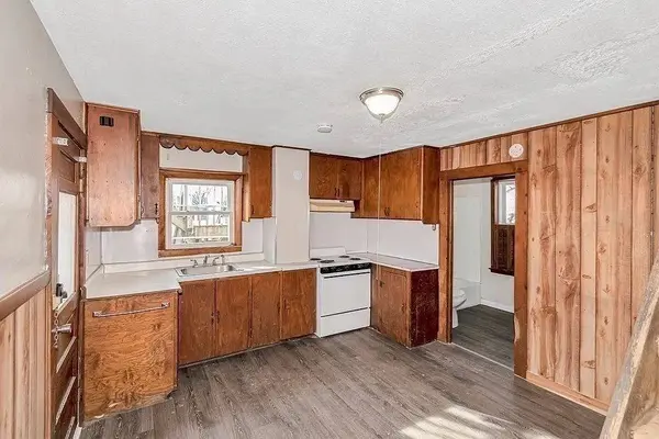 12 Cherry St, Westfield, MA 01085