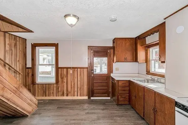 12 Cherry St, Westfield, MA 01085