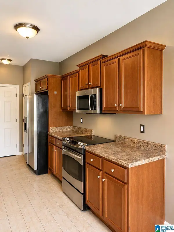 908 MERIWETHER DRIVE, Calera, AL 35040